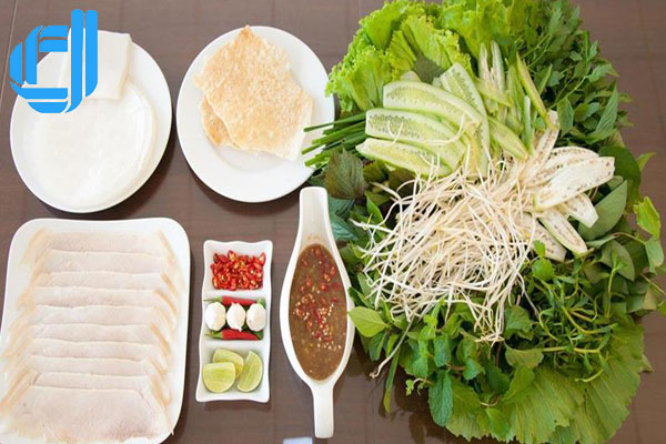 bánh tráng cuốn thịt heo món ăn đậm tình miền trung