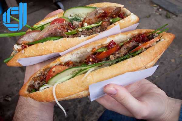 Đặc sản bánh mì phố Hội 