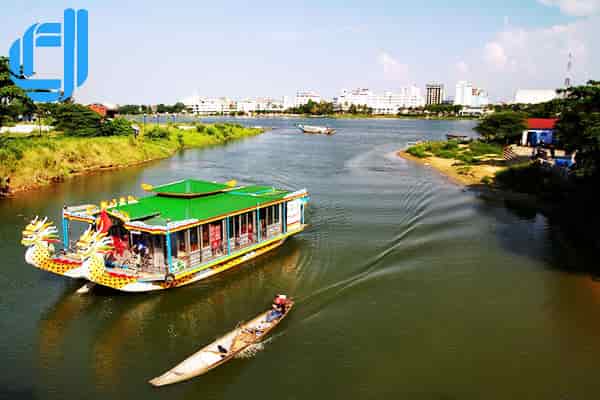 nên đi du lịch đà nẵng tự túc d2tour đà nẵng